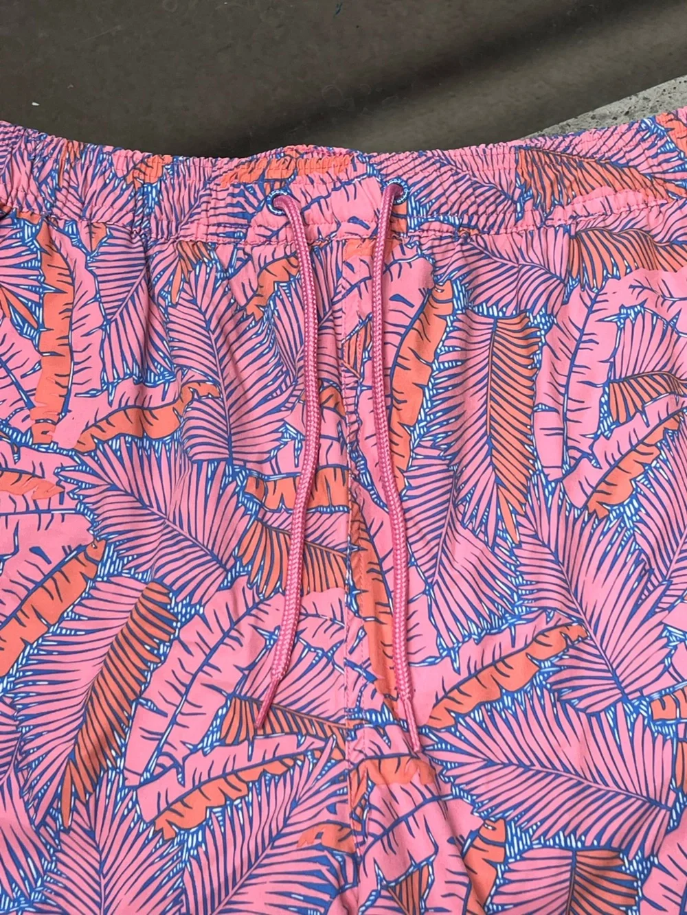 Vineyard Vines island palms Chappy swim trunks 7” inseam coral blue preppy